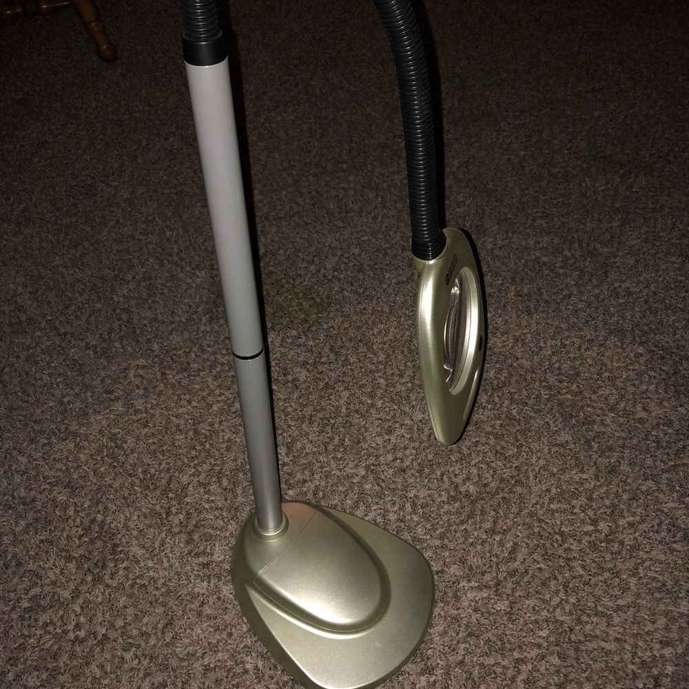 Magnifier with built in light.